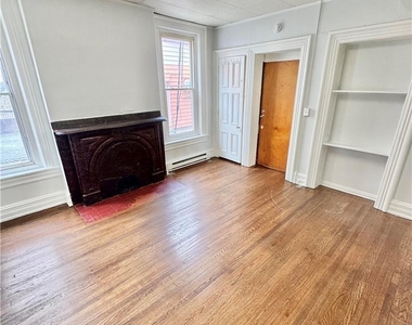 122 N 8th Street - Photo Thumbnail 3