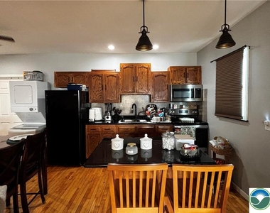200 N 11th Street - Photo Thumbnail 4