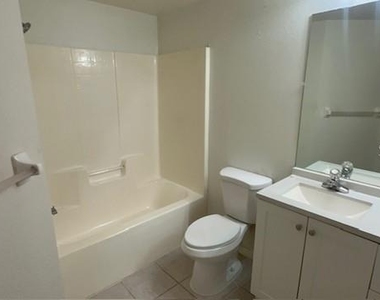 9520 Amberdale Court - Photo Thumbnail 8