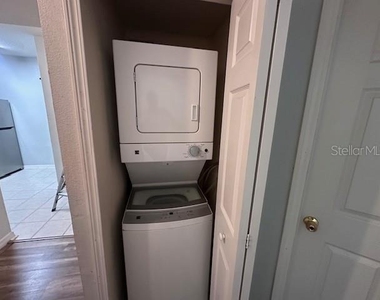 9520 Amberdale Court - Photo Thumbnail 6