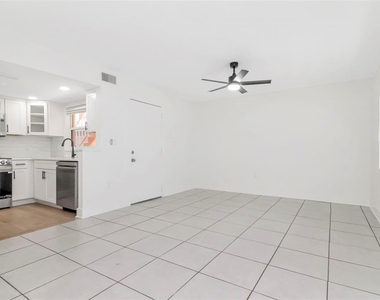 3514 Gulf Boulevard - Photo Thumbnail 5