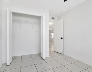 3514 Gulf Boulevard - Photo Thumbnail 12