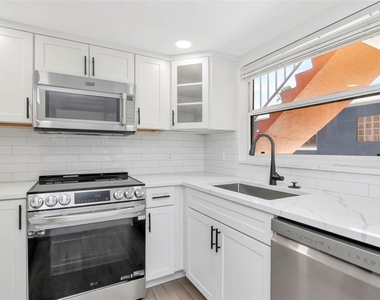 3514 Gulf Boulevard - Photo Thumbnail 10