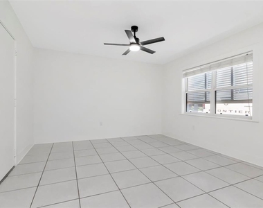 3514 Gulf Boulevard - Photo Thumbnail 4