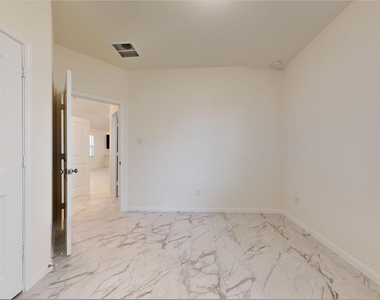 10434 Astor Point Trl - Photo Thumbnail 41