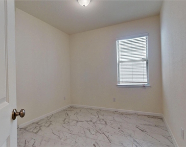 10434 Astor Point Trl - Photo Thumbnail 34
