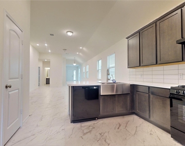 10434 Astor Point Trl - Photo Thumbnail 19