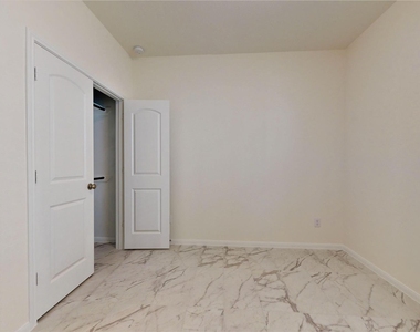 10434 Astor Point Trl - Photo Thumbnail 35