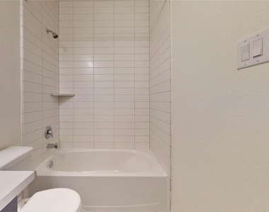 10434 Astor Point Trl - Photo Thumbnail 32
