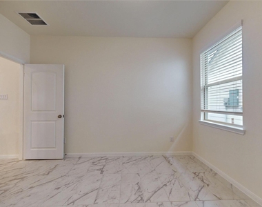 10434 Astor Point Trl - Photo Thumbnail 30