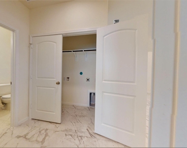 10434 Astor Point Trl - Photo Thumbnail 38