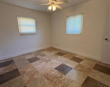 218 Lewis Boulevard Se - Photo Thumbnail 5
