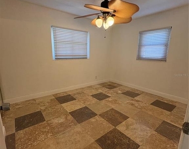 218 Lewis Boulevard Se - Photo Thumbnail 4