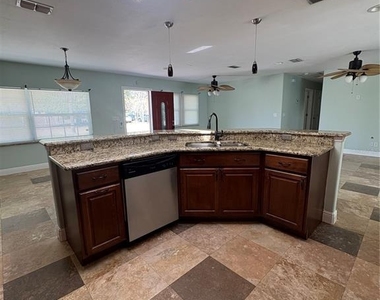 218 Lewis Boulevard Se - Photo Thumbnail 7