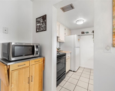 2525 W Bay Drive - Photo Thumbnail 16