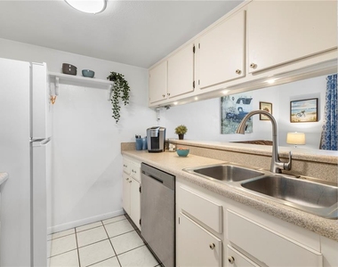 2525 W Bay Drive - Photo Thumbnail 17