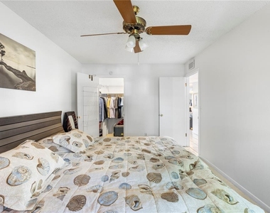 2525 W Bay Drive - Photo Thumbnail 19