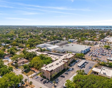 2525 W Bay Drive - Photo Thumbnail 34