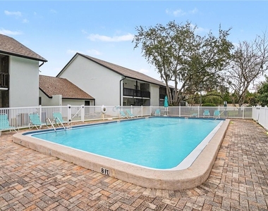 9802 Lombard Court - Photo Thumbnail 26