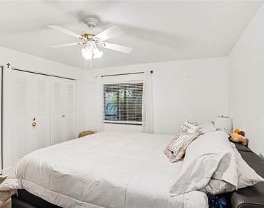 9802 Lombard Court - Photo Thumbnail 15