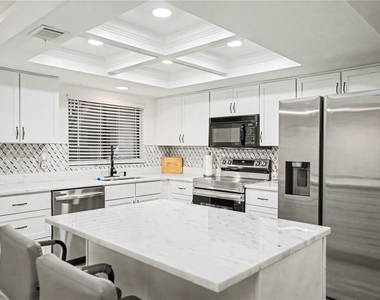 9802 Lombard Court - Photo Thumbnail 10