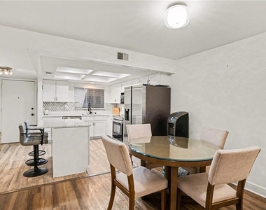 9802 Lombard Court - Photo Thumbnail 8