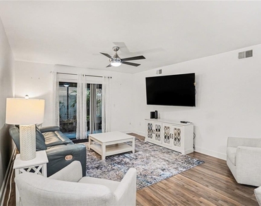 9802 Lombard Court - Photo Thumbnail 5