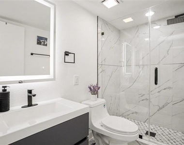 9802 Lombard Court - Photo Thumbnail 20