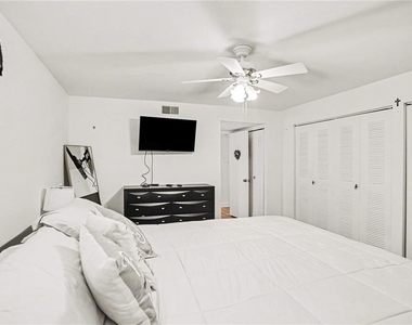 9802 Lombard Court - Photo Thumbnail 12