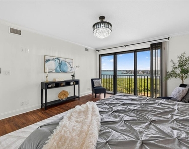 1501 Gulf Boulevard - Photo Thumbnail 12