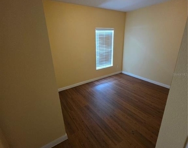 4600 Caverns Drive - Photo Thumbnail 11