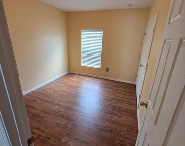 4600 Caverns Drive - Photo Thumbnail 12