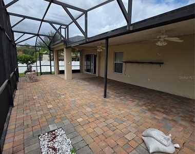 4600 Caverns Drive - Photo Thumbnail 17