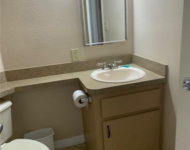 2777 N Poinciana Boulevard - Photo Thumbnail 7
