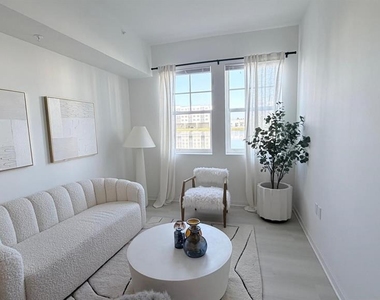 5587 Millenia Park Blvd - Photo Thumbnail 12
