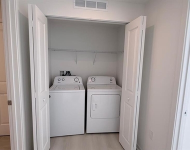 5587 Millenia Park Blvd - Photo Thumbnail 36