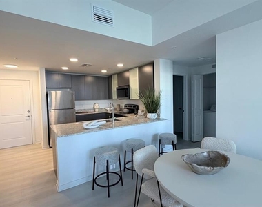 5587 Millenia Park Blvd - Photo Thumbnail 5