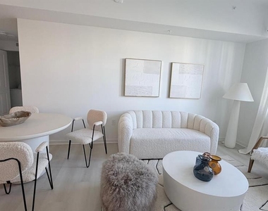 5587 Millenia Park Blvd - Photo Thumbnail 6