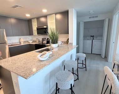 5587 Millenia Park Blvd - Photo Thumbnail 14