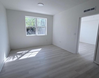 5587 Millenia Park Blvd - Photo Thumbnail 32