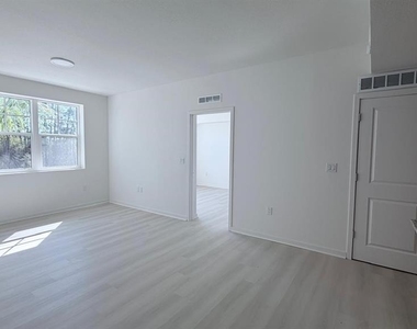 5587 Millenia Park Blvd - Photo Thumbnail 20