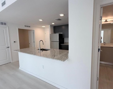 5587 Millenia Park Blvd - Photo Thumbnail 23