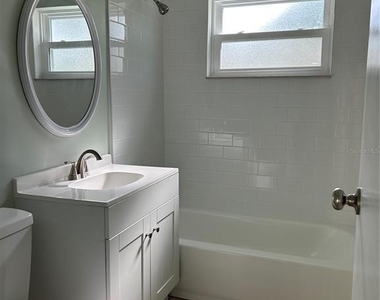 1643 Ne 16th Avenue - Photo Thumbnail 3