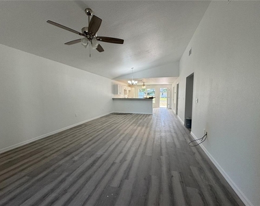 1112 Eden Drive - Photo Thumbnail 4