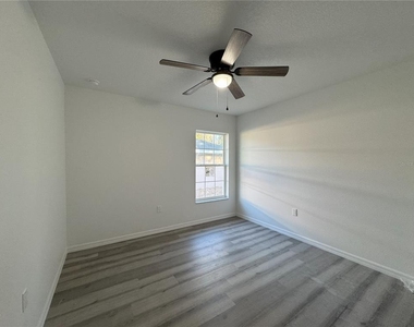 1112 Eden Drive - Photo Thumbnail 5