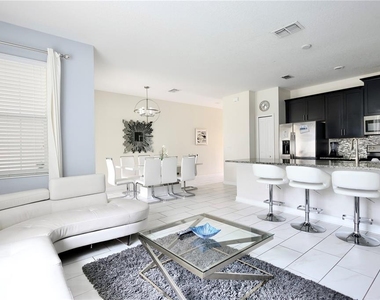 9063 Dogleg Drive - Photo Thumbnail 3