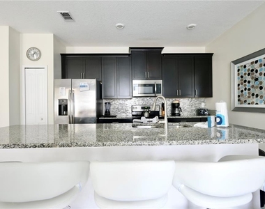 9063 Dogleg Drive - Photo Thumbnail 4