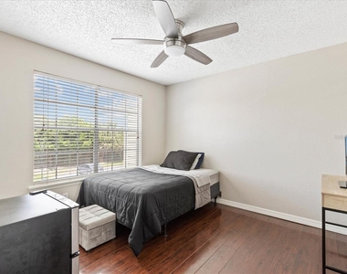 2550 N Alafaya Trail - Photo Thumbnail 12