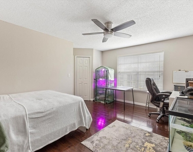 2550 N Alafaya Trail - Photo Thumbnail 16