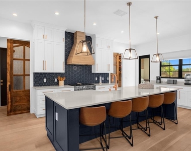 1814 Barker Drive - Photo Thumbnail 6